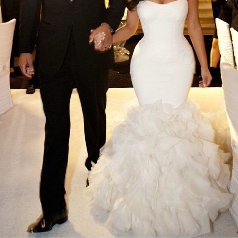 Vera Wang - Elegant White Strapless Mermaid Wedding Dress